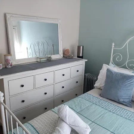 Tingalpa Townhouse Treat
