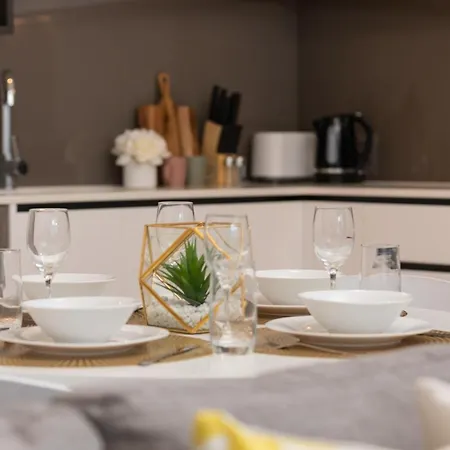 Stylish 1bd With Ideal Location In Southbank Brisbane