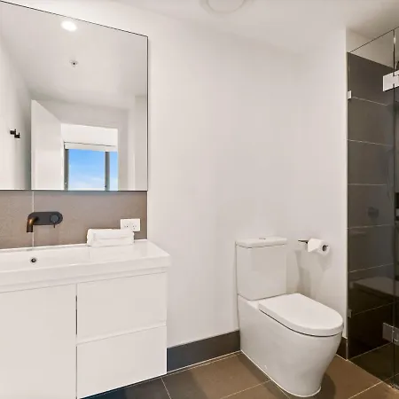 Heart Of The Valley Chic High Level 2br Apartment *
