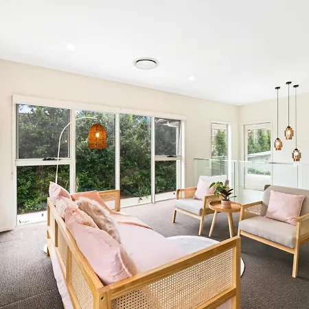 Holiday home Luxury Hilltop Brand-new 5bd Brisbane