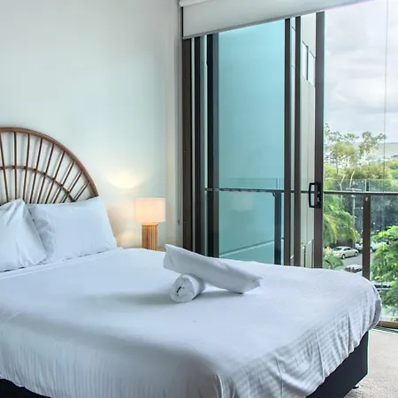 Brand New Riverside Designer 2bd At West End Apartment *
