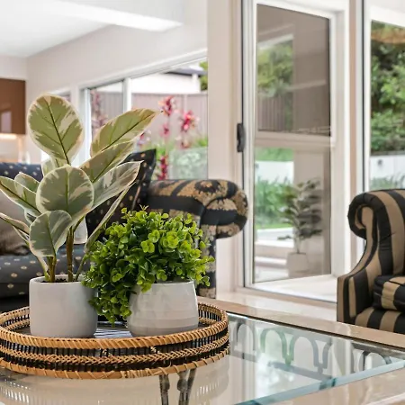 Luxury Hilltop Brand-new 5bd Holiday home