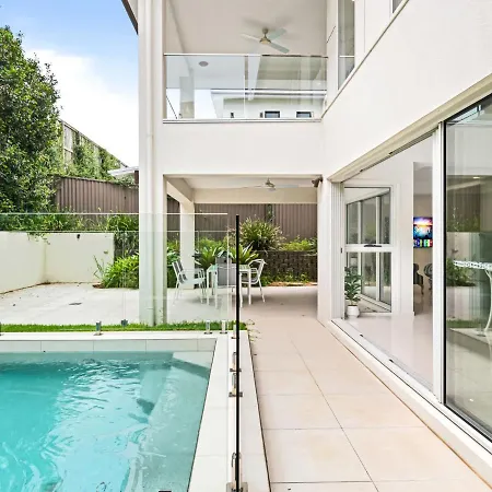 Luxury Hilltop Brand-new 5bd Holiday home