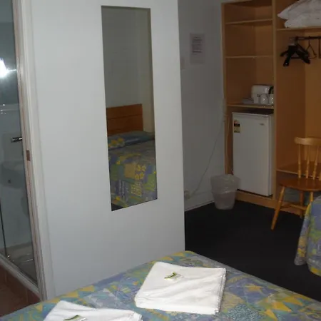 Acacia Inner City Bed & Breakfast Brisbane