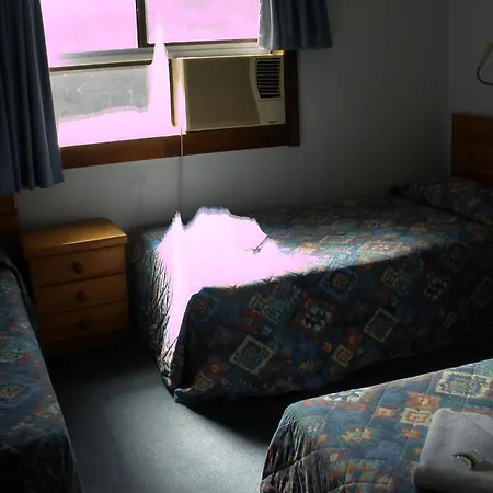 Acacia Inner City Bed & Breakfast 3*