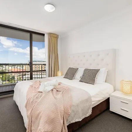 Apartment 1br Cbd Apt The Location Pool Gym Sauna