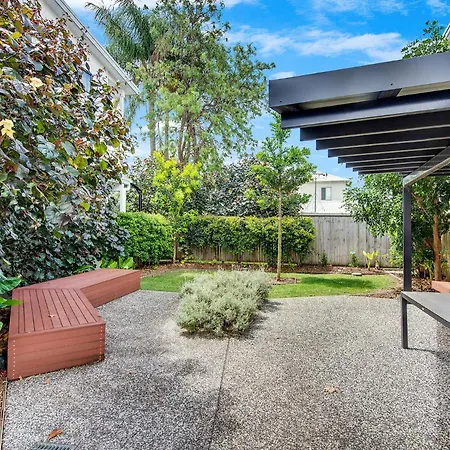 J24b - Bulimba From Apartment *