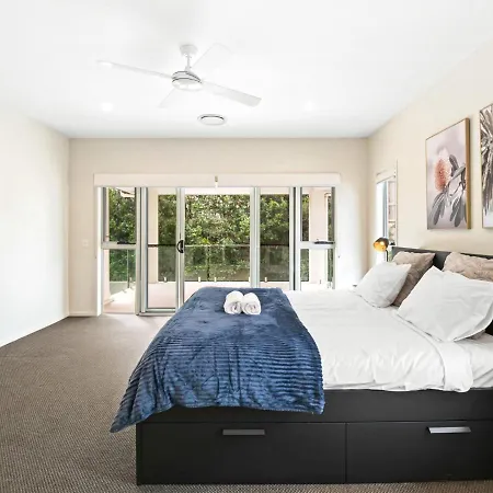 Luxury Hilltop Brand-new 5bd * Brisbane