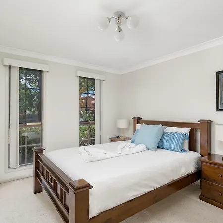 Hobbit House Inspired 4br Cozy Fairytale * Brisbane