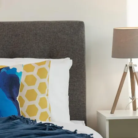 Stylish 1bd With Ideal Location In Southbank
