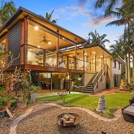 Bali Vibes Serene Tropical Oasis 4bd Holiday home Brisbane