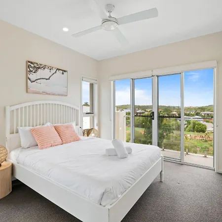 Holiday home Luxury Hilltop Brand-new 5bd *