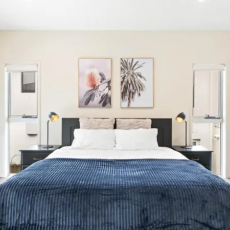Luxury Hilltop Brand-new 5bd * Brisbane