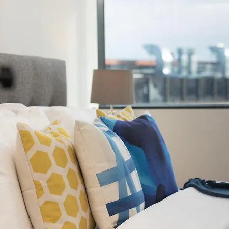 Stylish 1bd With Ideal Location In Southbank *