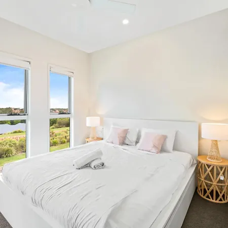 Luxury Hilltop Brand-new 5bd