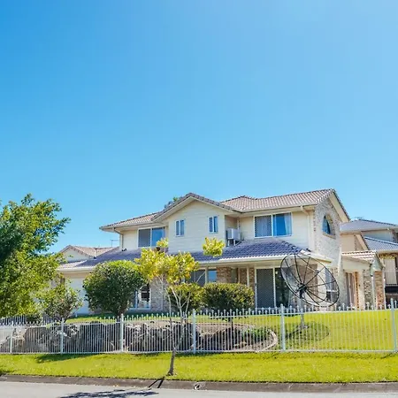 Holiday home Spacious Newly Redecorated 5bd Family Brisbane