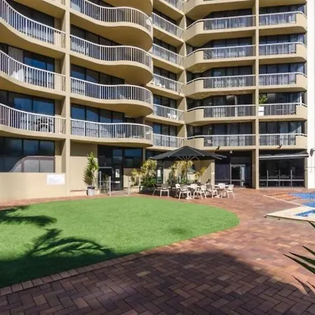 1br Cbd Apt The Location Pool Gym Sauna Apartment