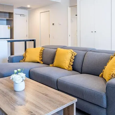 South Bank 1 Bedroom With Parking Apartment