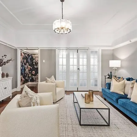 Evandale, 1920's Historic ,stunning And Modern With Amazing Views Holiday home