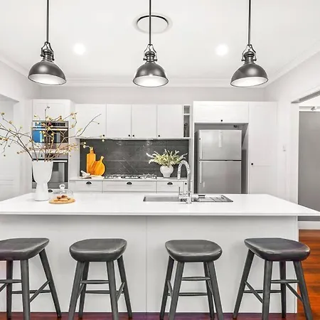 Evandale, 1920's Historic ,stunning And Modern With Amazing Views Holiday home *