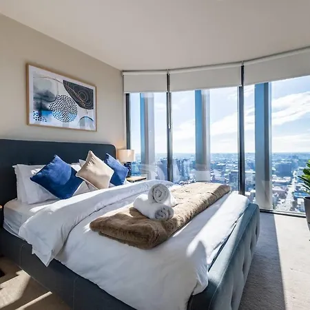Luxurious 2br With Infinity Pool *