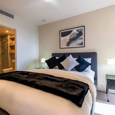 Luxurious 2br With Infinity Pool Apartment
