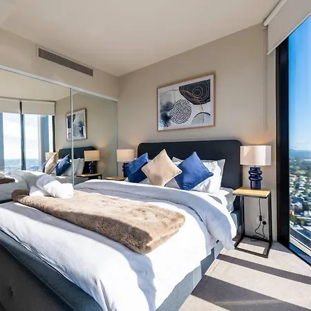 Luxurious 2br With Infinity Pool