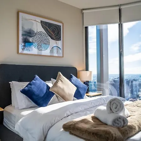 Apartment Luxurious 2br With Infinity Pool