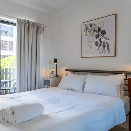 Charm: Brunswick 1-br Apt.