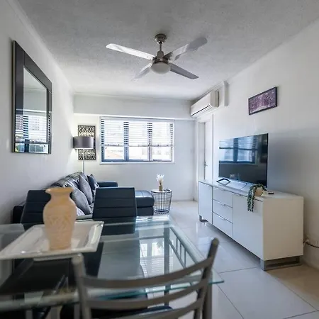 Charm: Brunswick 1-br Apt.