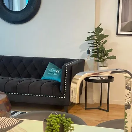 Apartment Cozy 3br Walking Distance To Goma *