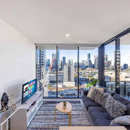 Explore Bne From Our Cute 1-bed In South Apartment *