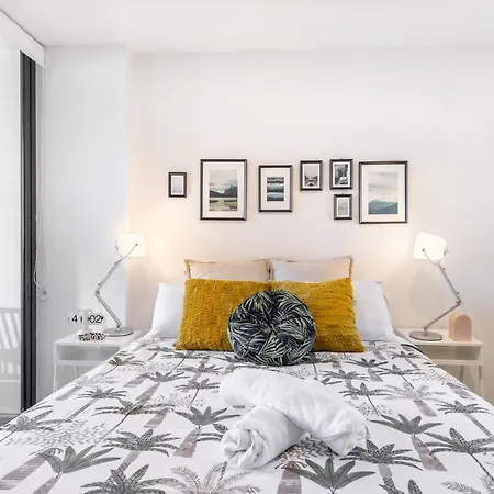 Explore Bne From Our Cute 1-bed In South Brisbane