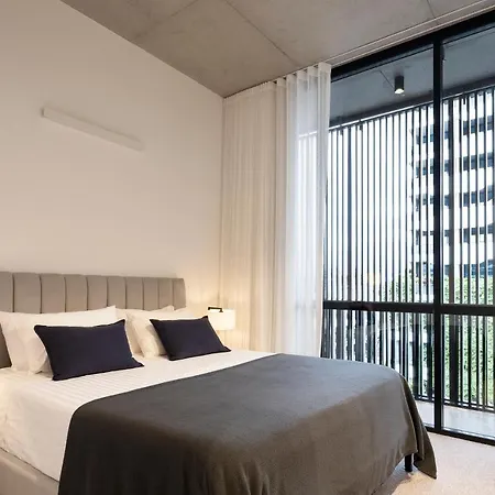 Alfred & Turner Apartments, Luxury 2 Bedroom In The Heart Of The Valley Apartment