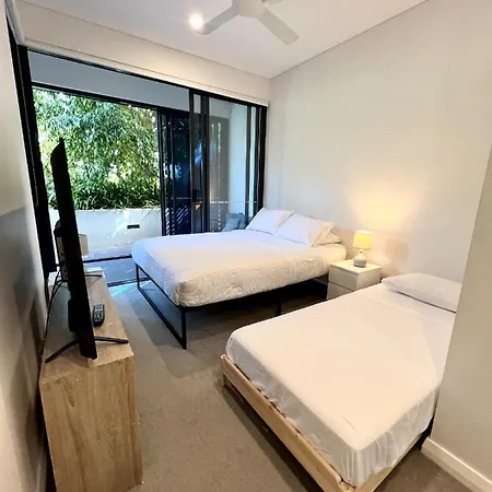 Great Located Unit/private Balcony, Pool,gym,parking *