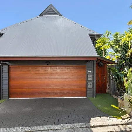 Kozyguru | Spring Hill | Cosy 1 Bed1bath