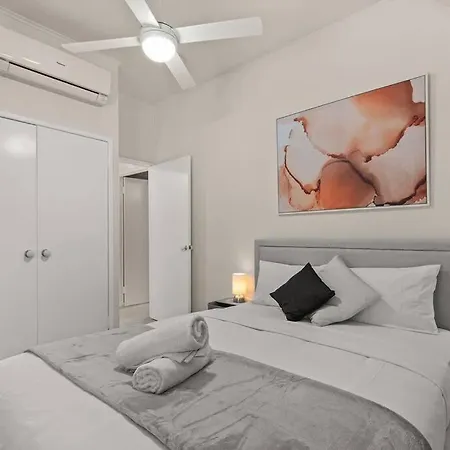 Kozyguru | Spring Hill | 2 Bed 2.5 Bath Holiday home Brisbane