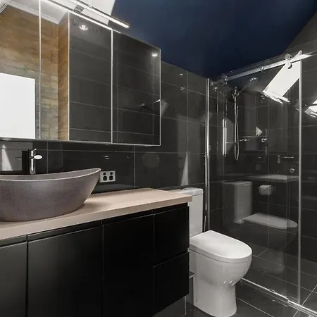 Kozyguru | Spring Hill | 2 Bed 2.5 Bath Holiday home *