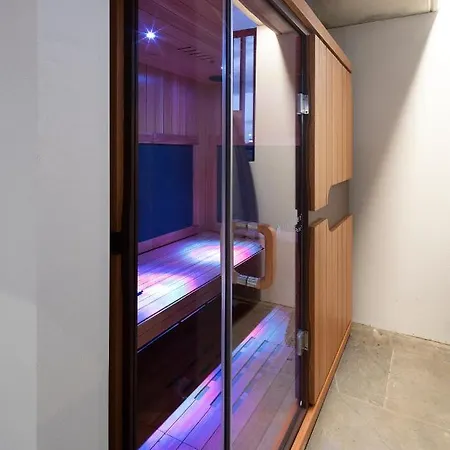 Apartment Alfred & Turner Apartments, Luxury 2 Bedroom In The Heart Of The Valley *