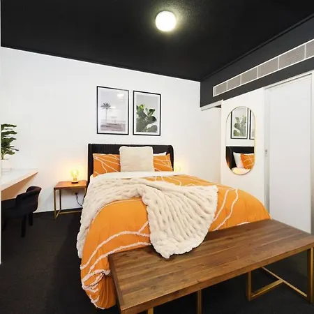 Studio 41 Stylish Studio With Free Parking E Scooter 75 Inch Tv