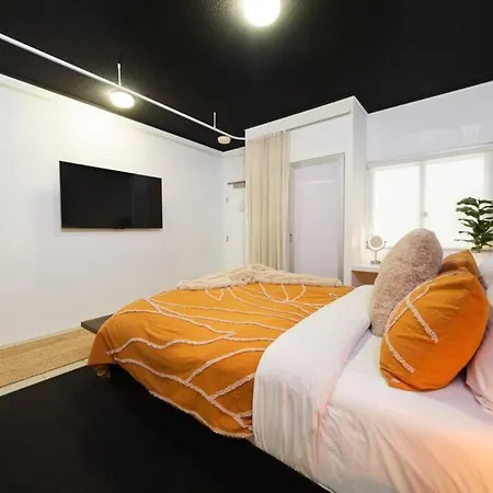 Studio 41 Stylish Studio With Free Parking E Scooter 75 Inch Tv Apartment Brisbane
