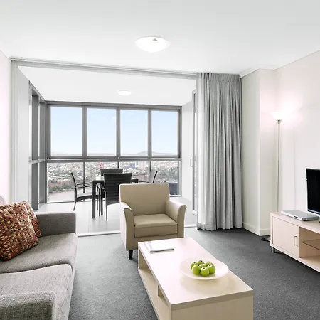 Oaks On Charlotte Aparthotel 4*