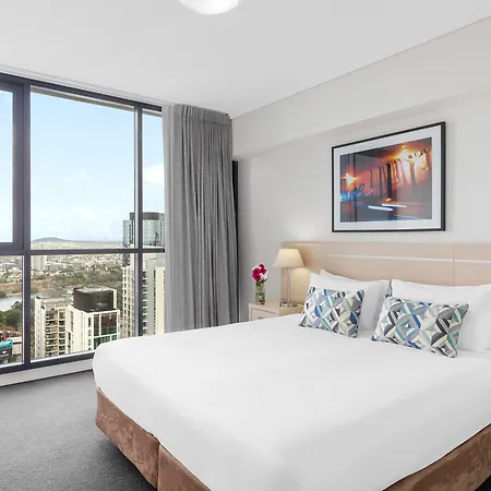 Oaks On Charlotte Aparthotel 4*