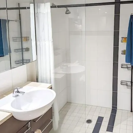 Apartment Quiet 1 Bedroom W Pool And, Walk To Qut - Kg4305 *
