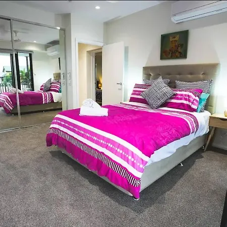 3bdr - 3 Parks - Sleeps 12 - 6min To Cbd - Netflix - Wifi Apartment Brisbane
