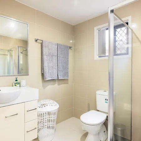 Super Host! 2 Bedrooms, Restaurants & Train Apartment Brisbane