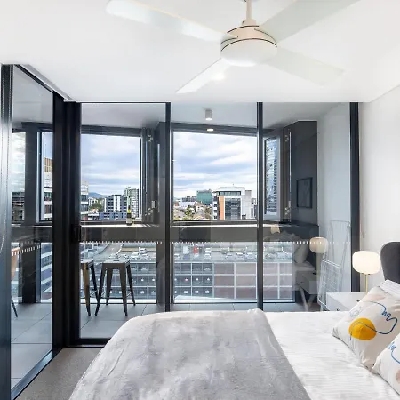 Apartment Valley Centre Stylish Boutique 2b W Pool *