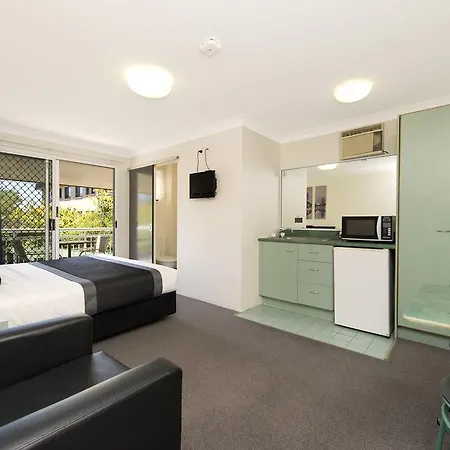 Chermside Court 4*