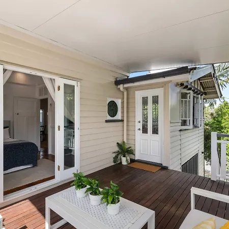 Enchantingly Idyllic 3br Oasis