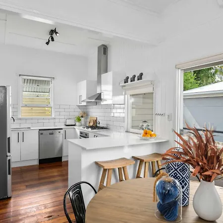 Enchantingly Idyllic 3br Oasis Brisbane